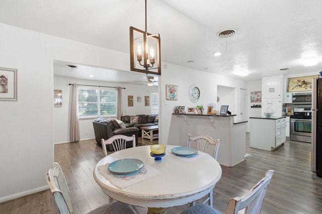 7017 Oakland Lane, North Richland Hills, TX 76180