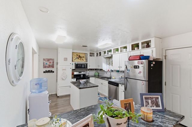 7017 Oakland Lane, North Richland Hills, TX 76180