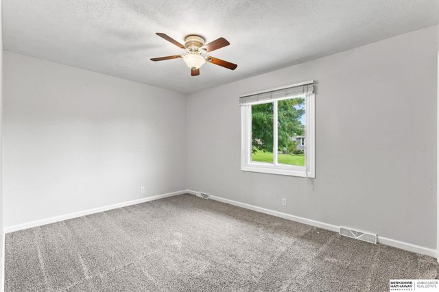 5265 Tucker Street, Omaha, NE 68152
