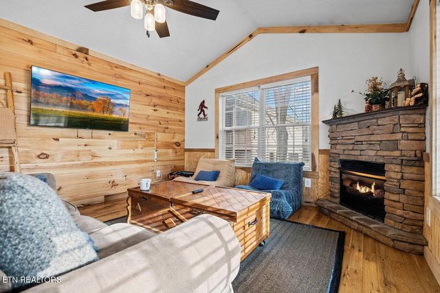 644 Lloyd Huskey Rd, Pigeon Forge, TN 37863