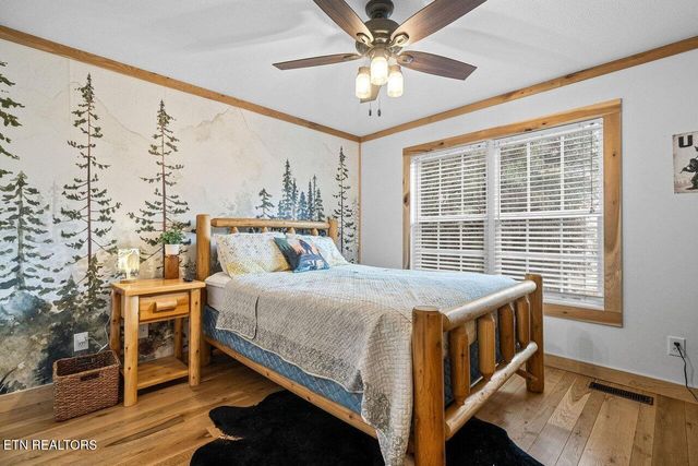 644 Lloyd Huskey Rd, Pigeon Forge, TN 37863