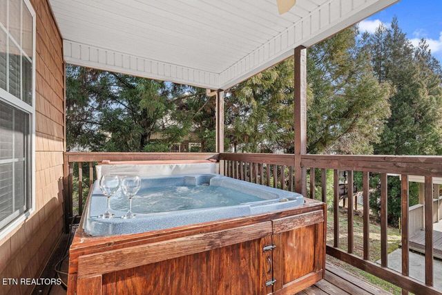 644 Lloyd Huskey Rd, Pigeon Forge, TN 37863