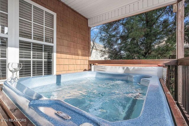 644 Lloyd Huskey Rd, Pigeon Forge, TN 37863