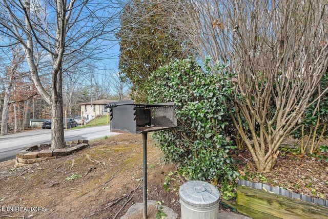 644 Lloyd Huskey Rd, Pigeon Forge, TN 37863