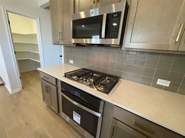 611 Palo Brea LOOP, Hutto, TX 78634