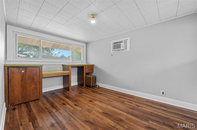 304 Sotier Place, Wood River, IL 62095