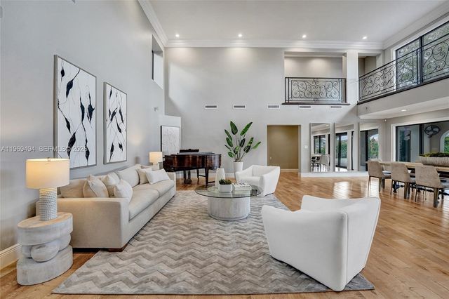 2941 Fairway Dr, Hollywood, FL 33021