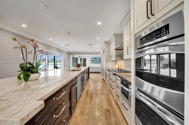 2941 Fairway Dr, Hollywood, FL 33021