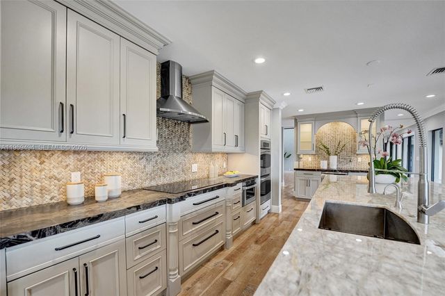 2941 Fairway Dr, Hollywood, FL 33021