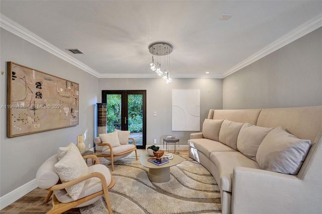 2941 Fairway Dr, Hollywood, FL 33021