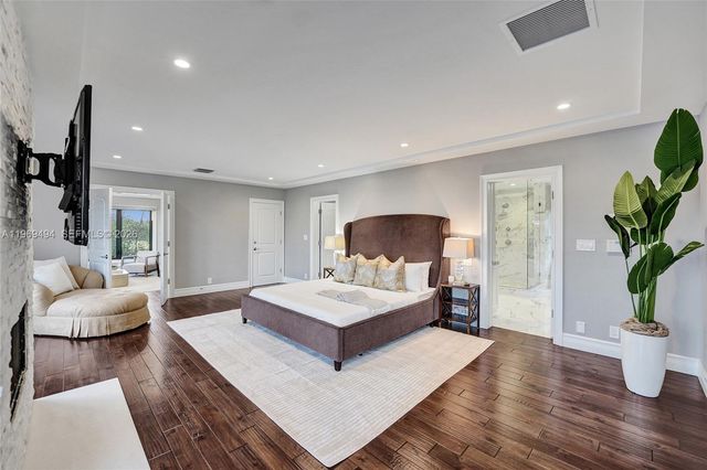 2941 Fairway Dr, Hollywood, FL 33021