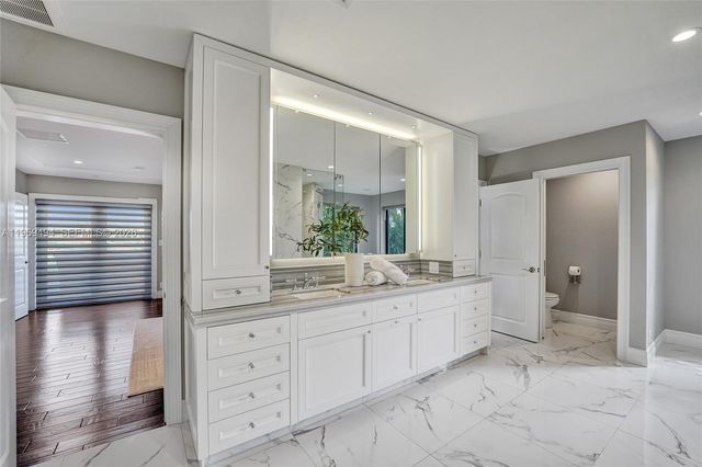 2941 Fairway Dr, Hollywood, FL 33021