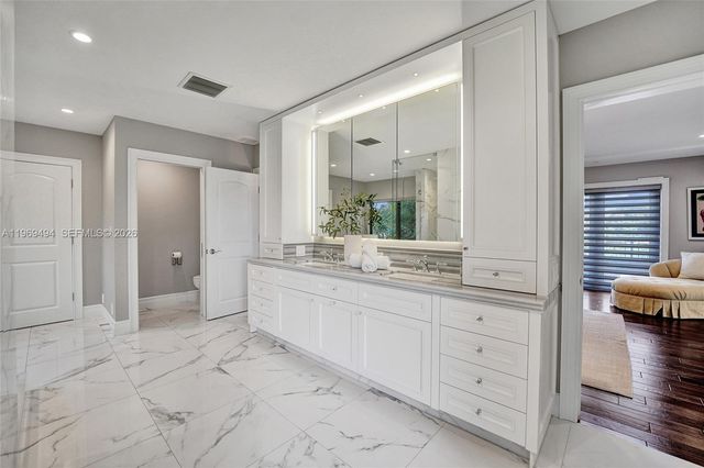 2941 Fairway Dr, Hollywood, FL 33021