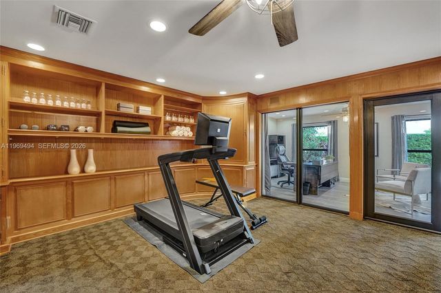 2941 Fairway Dr, Hollywood, FL 33021