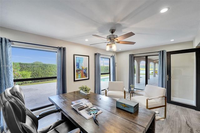 2941 Fairway Dr, Hollywood, FL 33021