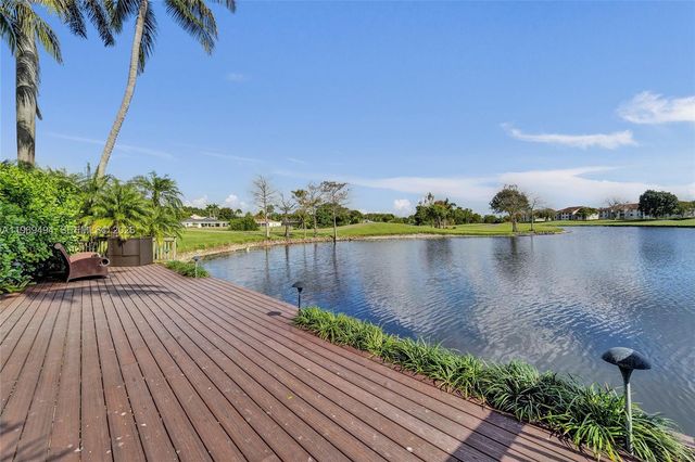 2941 Fairway Dr, Hollywood, FL 33021