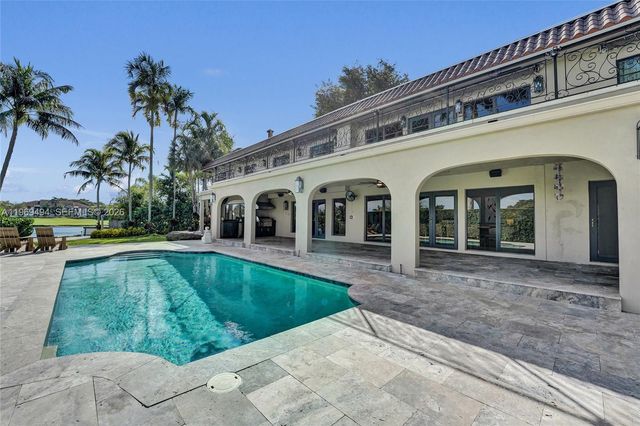 2941 Fairway Dr, Hollywood, FL 33021