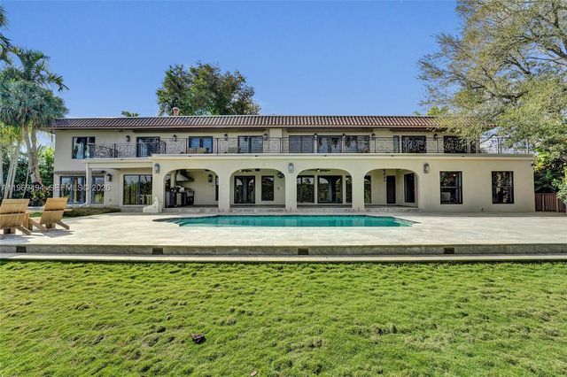 2941 Fairway Dr, Hollywood, FL 33021