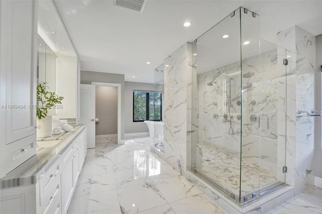 2941 Fairway Dr, Hollywood, FL 33021