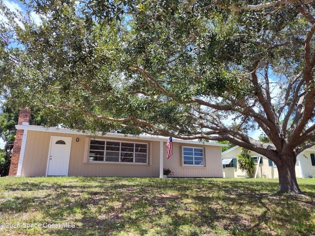 571 Balboa Street, Sebastian, FL 32958