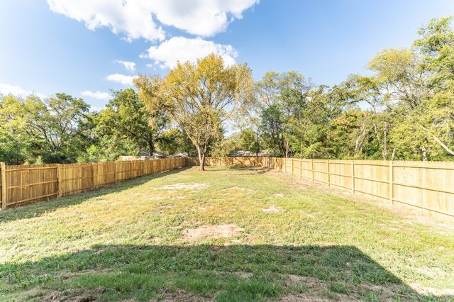 316 Beckham Street W, Sulphur Springs, TX 75482