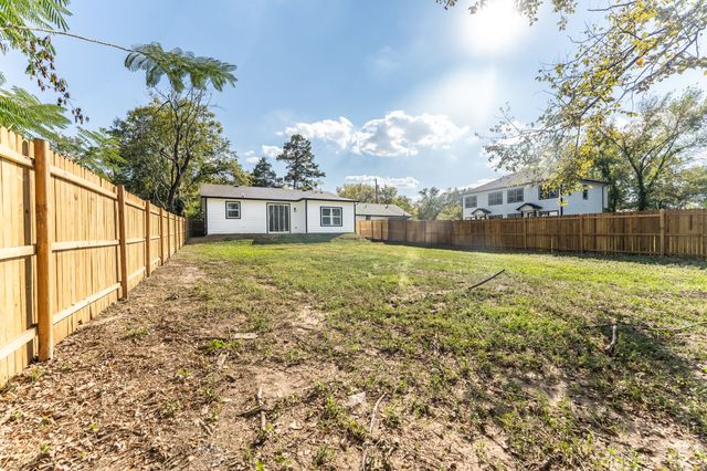 316 Beckham Street W, Sulphur Springs, TX 75482