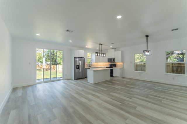 316 Beckham Street W, Sulphur Springs, TX 75482