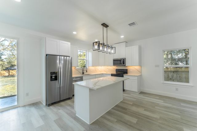 316 Beckham Street W, Sulphur Springs, TX 75482