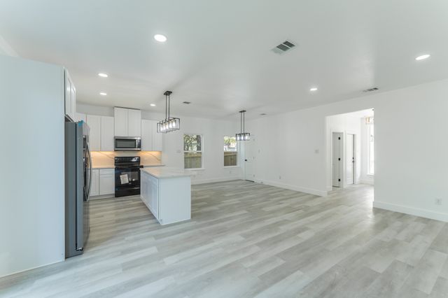 316 Beckham Street W, Sulphur Springs, TX 75482