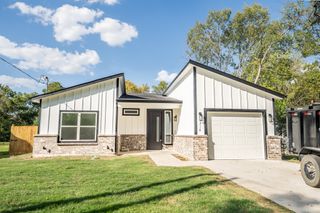 316 Beckham Street W, Sulphur Springs, TX 75482