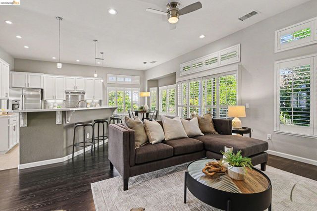 136 Scarlet Way, Brentwood, CA 94513