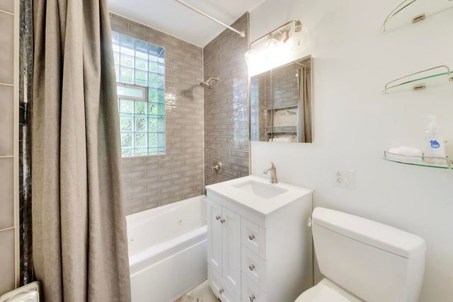 5421 S Dorchester Avenue 2, Chicago, IL 60615