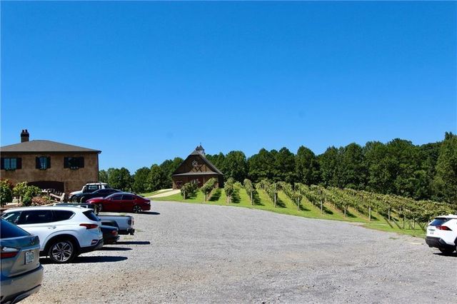 134 Twisted Oak Road, Talking Rock, GA 30175