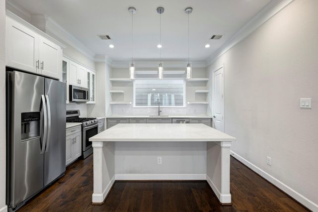 5932 Petty Street B, Houston, TX 77007