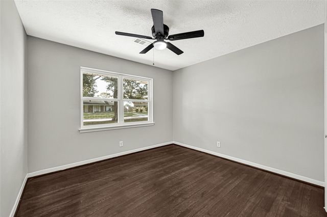 231 Ravenhead Drive, Houston, TX 77034