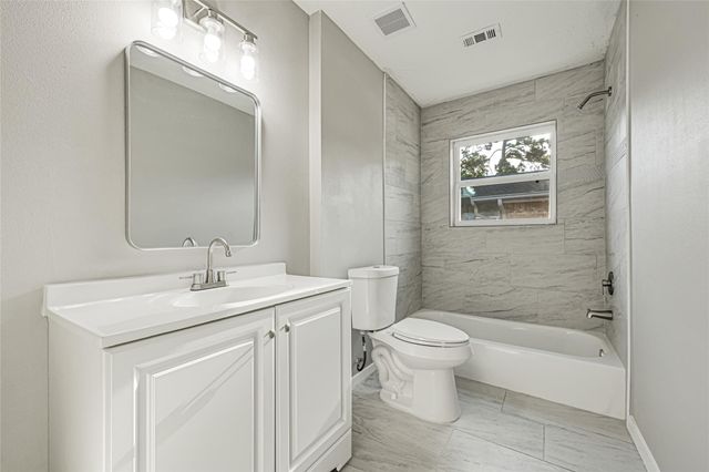 231 Ravenhead Drive, Houston, TX 77034