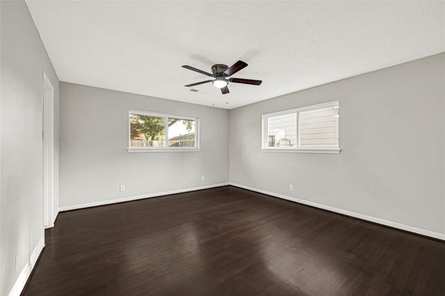 231 Ravenhead Drive, Houston, TX 77034