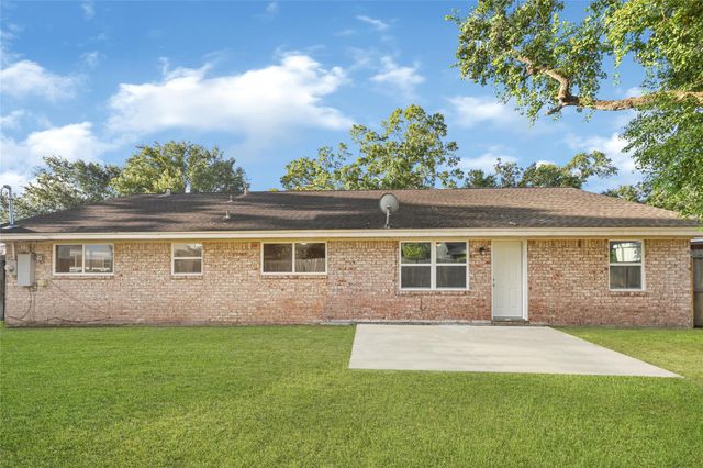 231 Ravenhead Drive, Houston, TX 77034