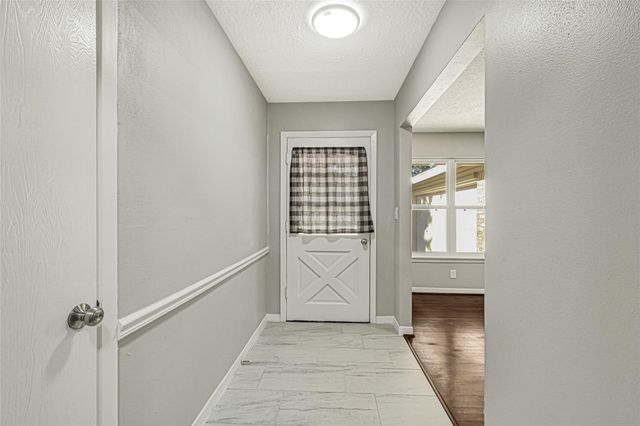 231 Ravenhead Drive, Houston, TX 77034