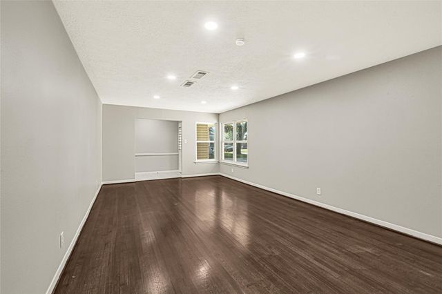 231 Ravenhead Drive, Houston, TX 77034