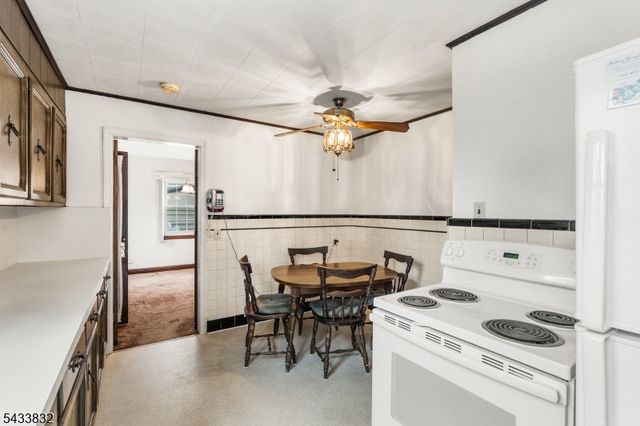 477 Grove St, Rahway City, NJ 07065