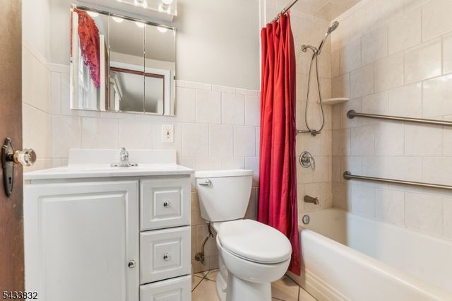477 Grove St, Rahway City, NJ 07065
