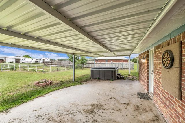 339 S Pleasant Hill Road, Axtell, TX 76624