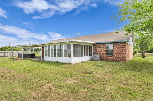 339 S Pleasant Hill Road, Axtell, TX 76624