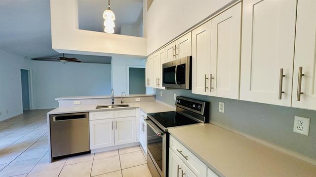 16611 68TH Street N, Loxahatchee, FL 33470