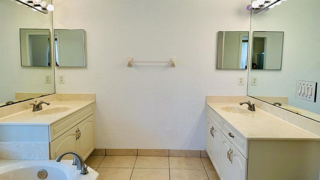 16611 68TH Street N, Loxahatchee, FL 33470