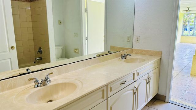 16611 68TH Street N, Loxahatchee, FL 33470