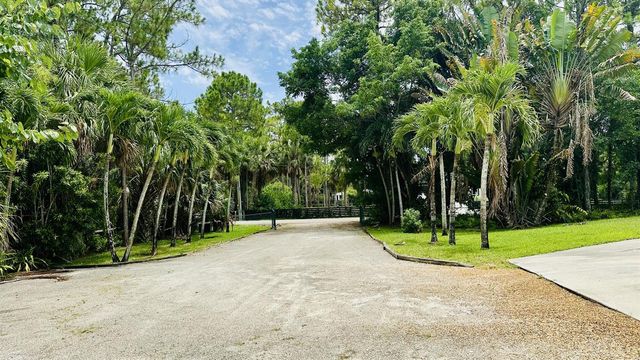 16611 68TH Street N, Loxahatchee, FL 33470