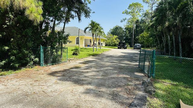 16611 68TH Street N, Loxahatchee, FL 33470
