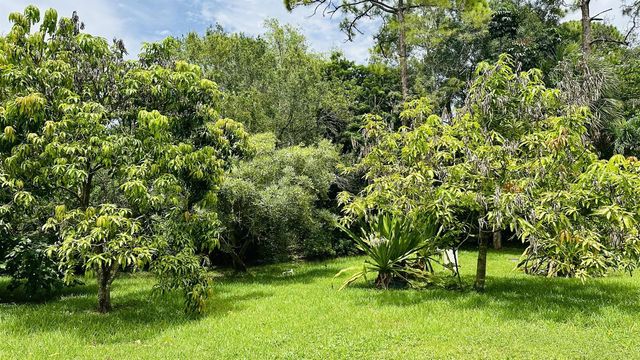 16611 68TH Street N, Loxahatchee, FL 33470